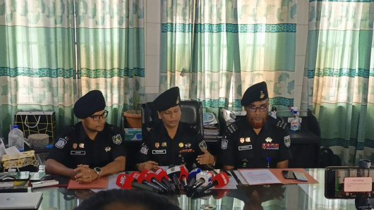 শ্যামপুরে আবাসিক হোটেলে র‌্যাবের অভিযান  বিদেশি পিস্তল ও গুলিসহ গ্রেফতার ১