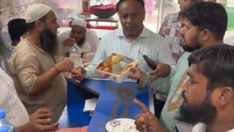আমান উল্লাহ আমান বিএনপির স্থায়ী কমিটির সদস্য নির্বাচিত হওয়ায় কেরানীগঞ্জে দোয়া ও  মিষ্টি বিতরণ